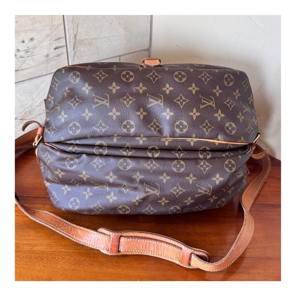 🎉SOLD🎉LOUIS VUITTON SAUMUR 35 SHOULDER MESSENGER BAG - Picture 5 of 15